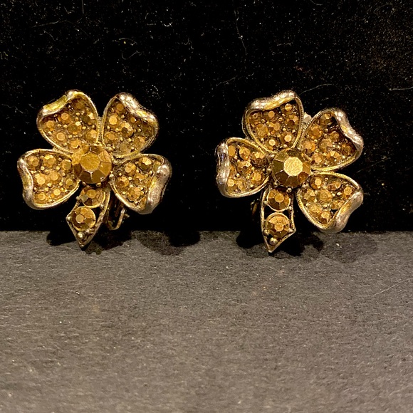 Albert Weiss Jewelry - Weiss Chocolate Aurora Borealis Clip Earrings.